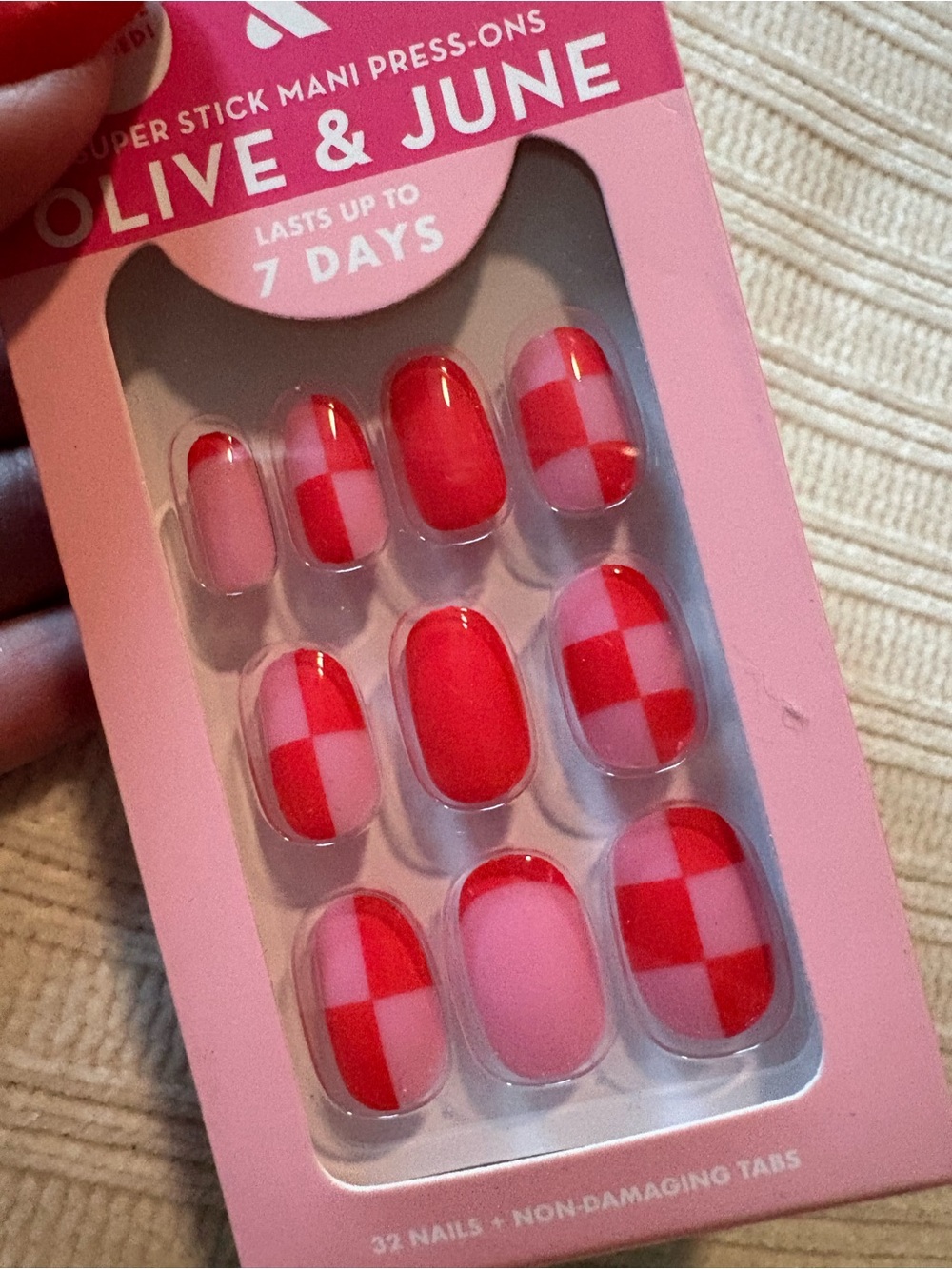 Olive & June Pink Checked Party Press -On Nails Short Round